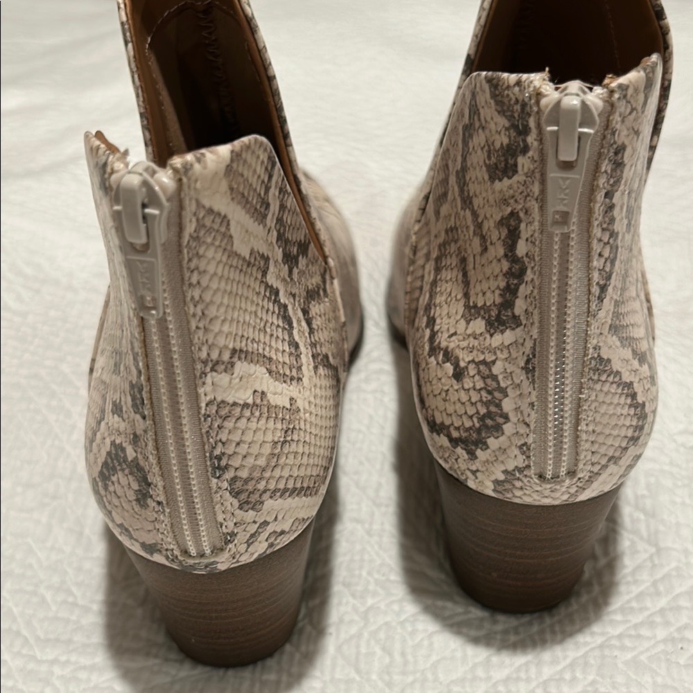 SO Women's Beige Snake Print Ankle Booties